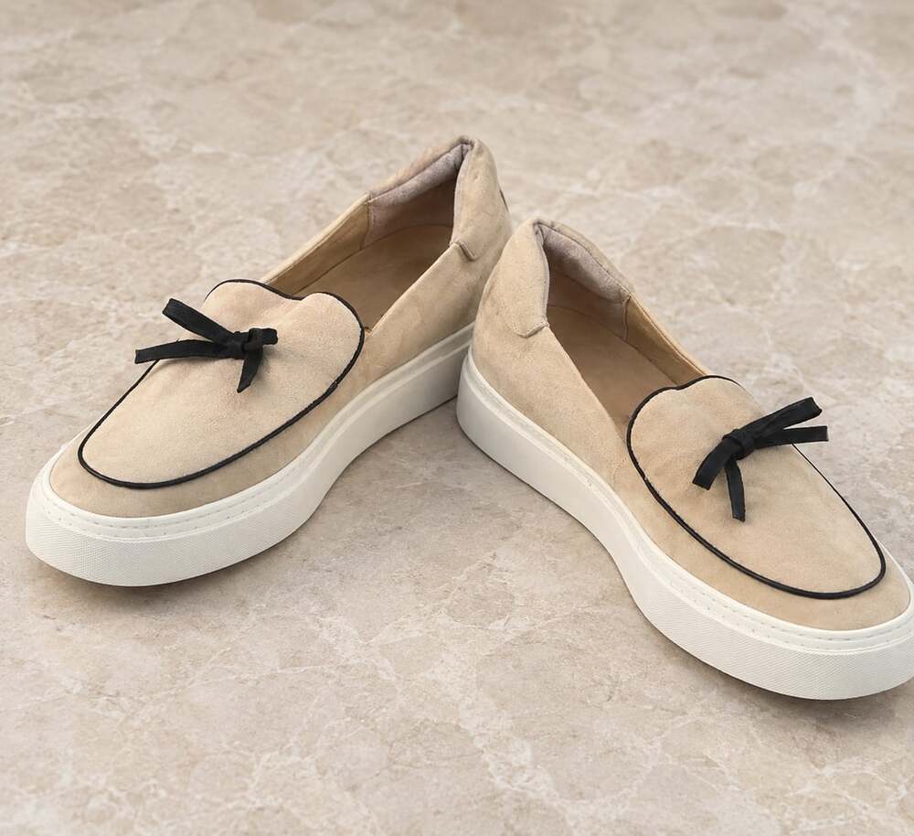 Vaneli Sport Belgian Sneaker Tan Suede Platform Slip-On Size 9.5N